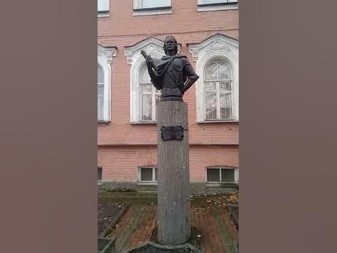 БЮСТ ИМПЕРАТОРУ ПЕТРУ 1 в Усть Ижоре . - YouTube