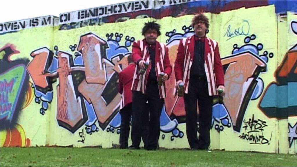 Striepke Veur (Helmond): Greffitie.VOB