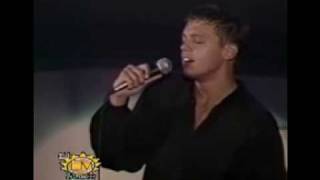 Video thumbnail of "Luis Miguel-Como Fué-Gira 20 años"