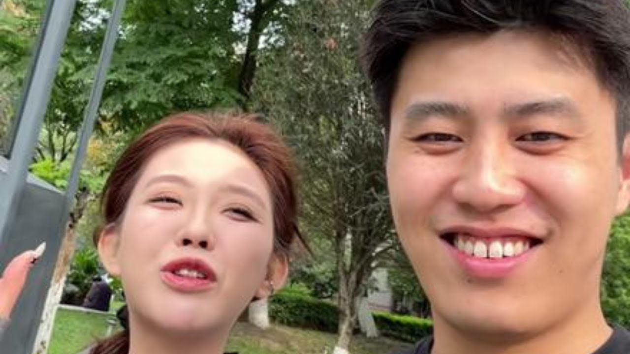 【冯万宁】惹女友生气的一天，依然如此快乐#funny #love #万宁与晚安 #爱情 - YouTube