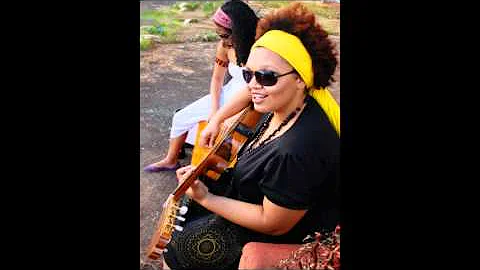Julia Moreno - Fuga