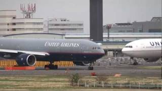United Airlines Old livery Boeing 777-200ER - Narita International Airport【NRT/RJAA】 -