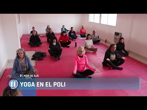 Yoga en el Polideportivo de Villa Clelia