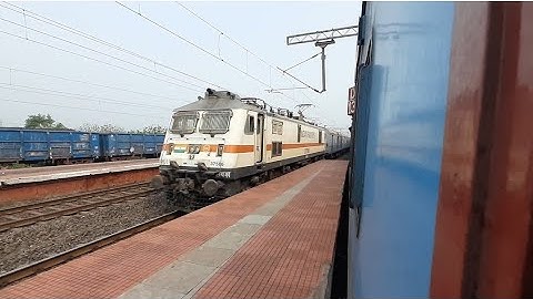 || Parallel overtake || 12314 Sealdah Rajdhani Overtaking 12340 Coalfield Express