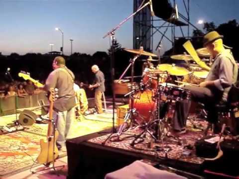 Ben Harper & The Innocent Criminals : "Good Times, Bad Times" (Live) : Iowa 2007