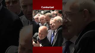 Hüsamettin Cindorukun Cenazesinde Dikkat Çeken Ayrıntı...kılıçdaroğlu, Özgür Özelin Elini Sıkmadı