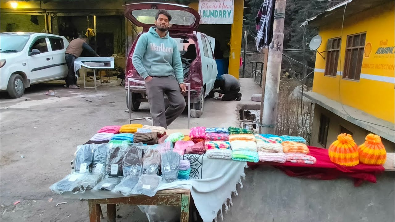 My new shop // manali mall road new year decoration 🧑‍🎄🎊🎉 