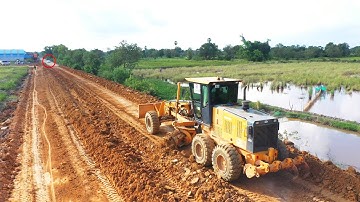 Excellent techniques Operator Motor grader grading Soil And Roller compaction Soil Sub-Grade Layer