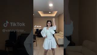 Lucu Banget biduandangdut dmdpanggungrezeki winakdi mayangambyar vannyksb