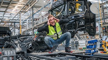 MY V8 DREAM! 🤩 Behind the scenes at Scania production in Zwolle!