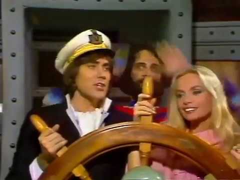 Il dirigibile (videosigla apertura, RAIDUE 1979, con Mal e Maria Giovanna  Elmi) - YouTube