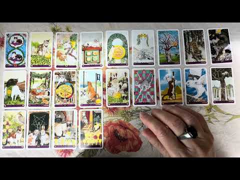 Мужчина на расстоянии. Где он и что у него происходит? #колена таро онлайн