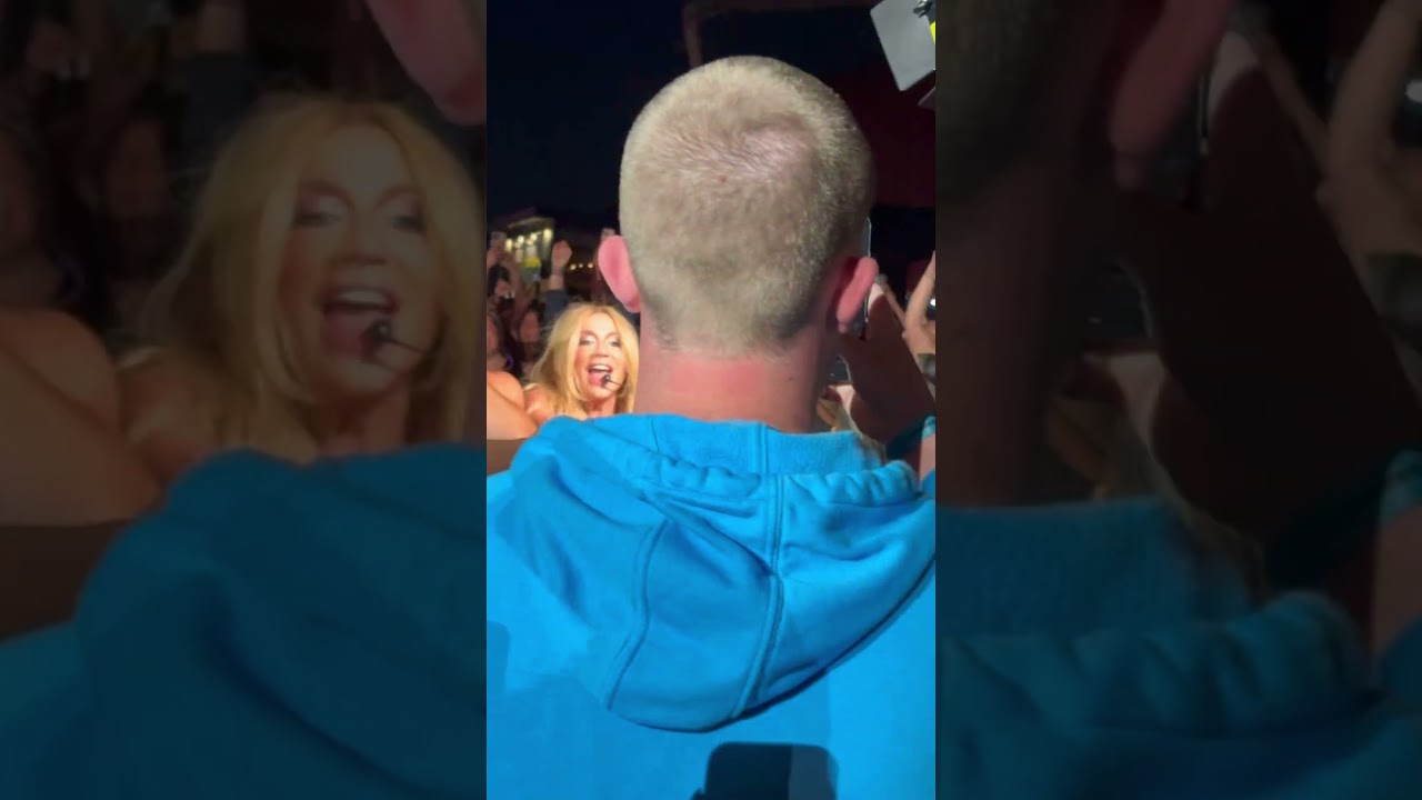 Kesha up close Darien Lake 