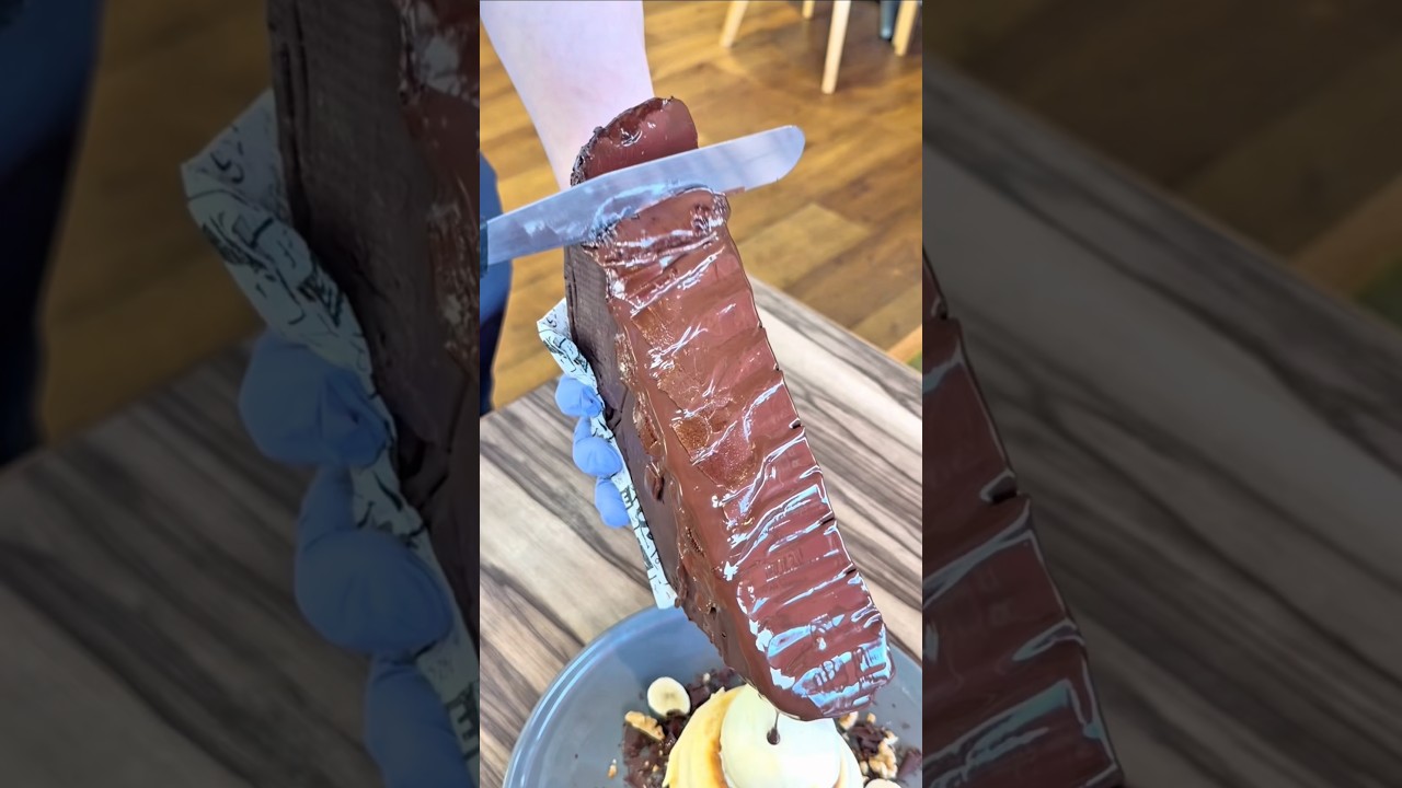 巨大ラクレットチョコのパンケーキ🍫
