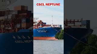 Hamburg: Die CSCL NEPTUNE wird rückwärts an das Containerterminal Tollerort gezogen (Zeitraffer)