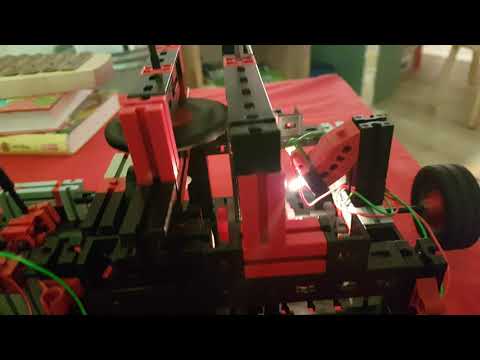Boom Kling Propeller Machine with Gear made of Fischertechnik Pt.1