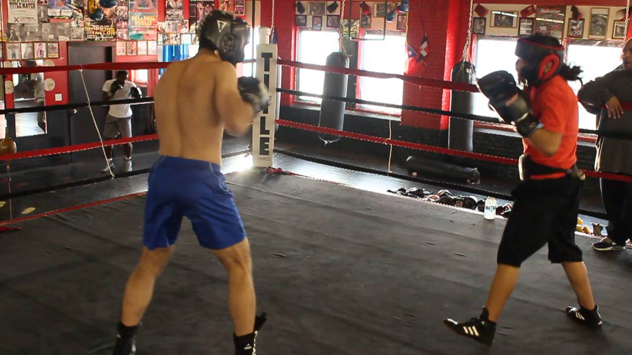 (04/10/2014) Sparring at the Brunswick Boxing and Fitness Club YouTube
