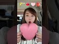 تناول الرموز التعبيرية تناولها لقمة لقمة مساعد الطيار يتناول الطعام طعام فيديو قصير تناول ا