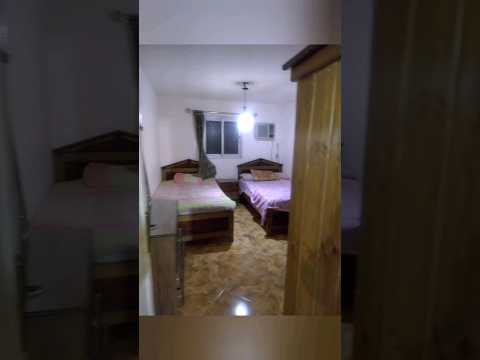 شقه مفروشه للايجار بمصر الجديده بوابه 3نادي الشمس دور تالت سلم غرفتين وصاله ومطبخ وحمام 6000 نهائي