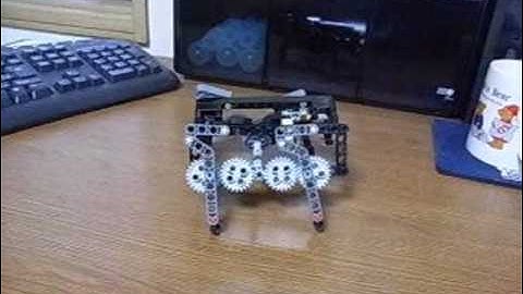 lego 4 legs robot B.wmv