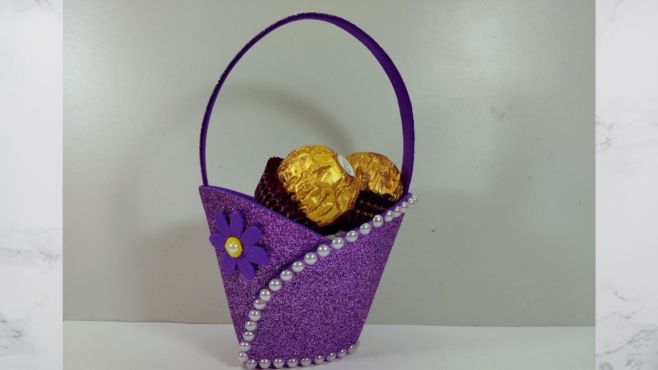 Amazing! What a simple way to create a unique gift basket!