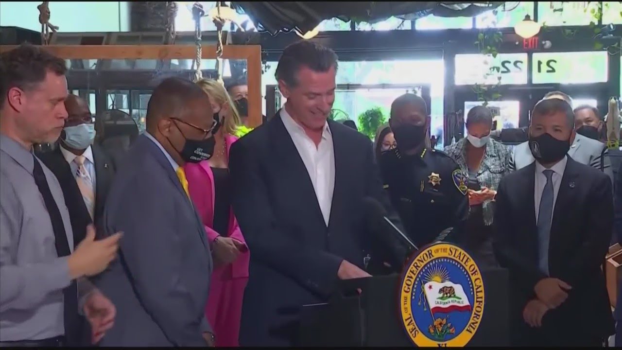 Governor Newsom signs bill targeting retail theft in California - YouTube