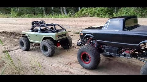 Axial SCX10 ii and Injora SCX10 ii clone