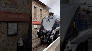 LNER A4 60007 ‘sir Nigel gresley’ arriving into Watchet station (the west Somerset railway)