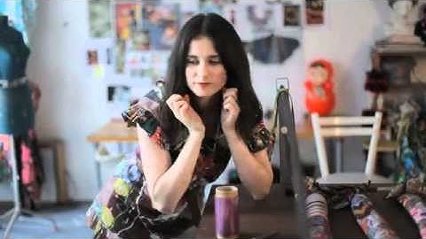 Promo Video Sony Ericsson Xperia X8 Romance Was Born on