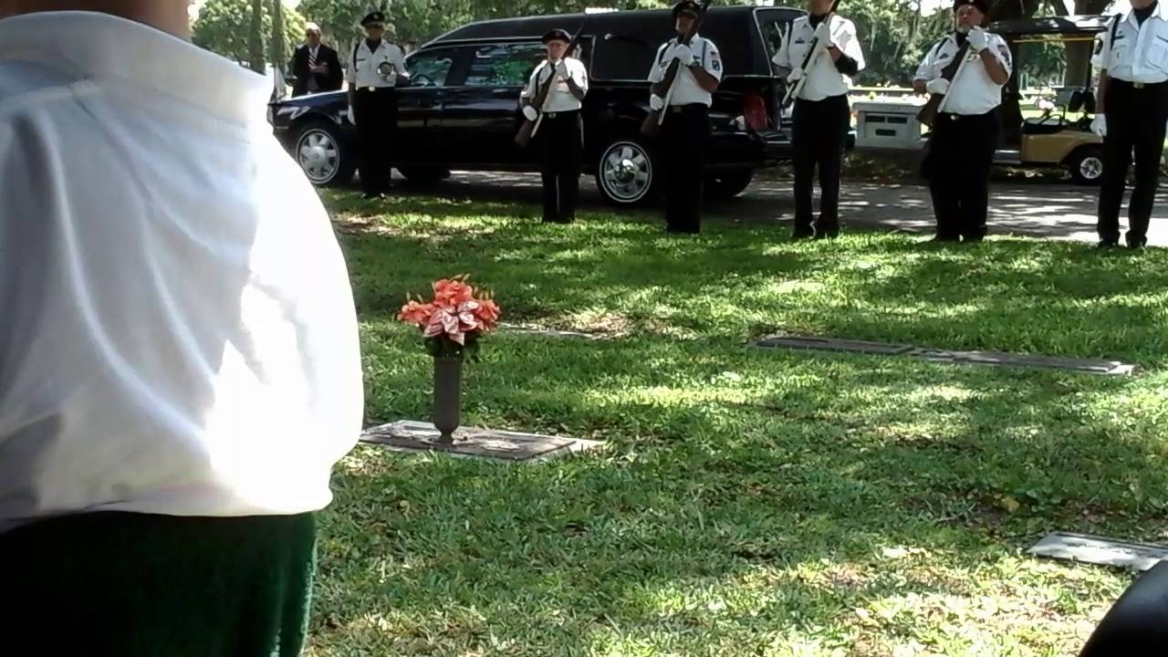 Elsie's Dad Military Gun Salute Funeral Service - YouTube