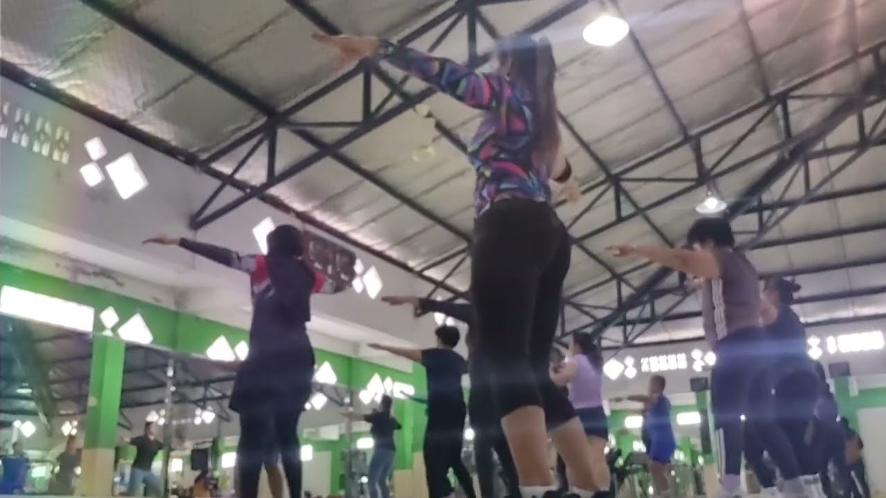 Senam aerobic mahir koreo ambyar