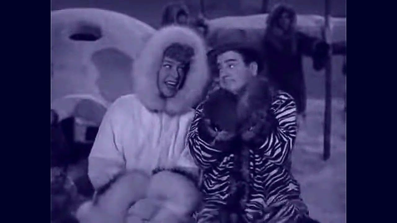 Mira Mitzi Green "Hot Time in the Igloo" with Lou Costello 1952 "Lost In Alaska" en YouTube Mira Mitzi Green "Hot Time in the Igloo" with Lou Costello 1952 "Lost In Alaska" en YouTube