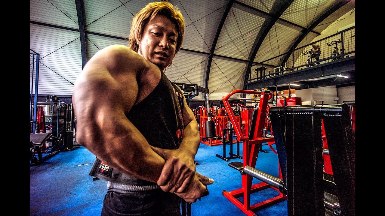 ㈱鍛練の大岡明尋氏と鬼木貴史氏による上半身筋トレ