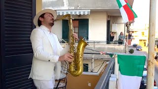 Video thumbnail of ""Bella Ciao" - BALCONY SAX PERFORMANCE in ITALY"