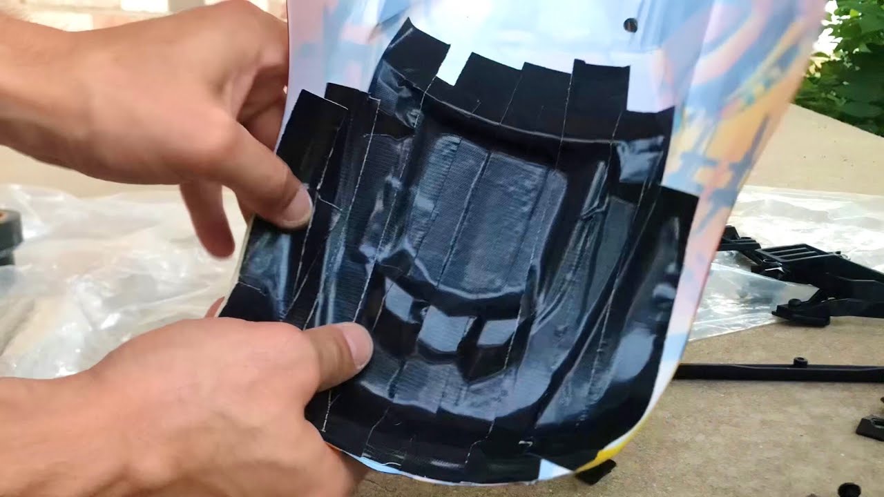 Reinforcing My 1/10 Traxxas MAXX 4S Body Using GORILLA TAPE!! YouTube