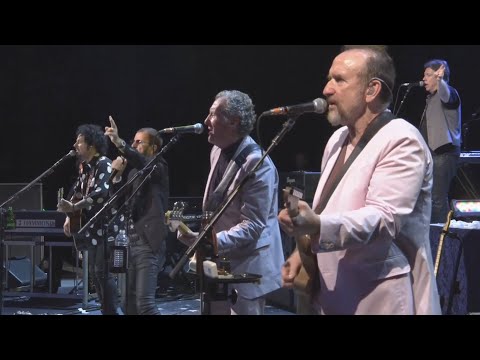 Ringo Starr & His All Starr Band (featuring Colin Hay of Men at Work) - Yellow Submarine (Live 2019)