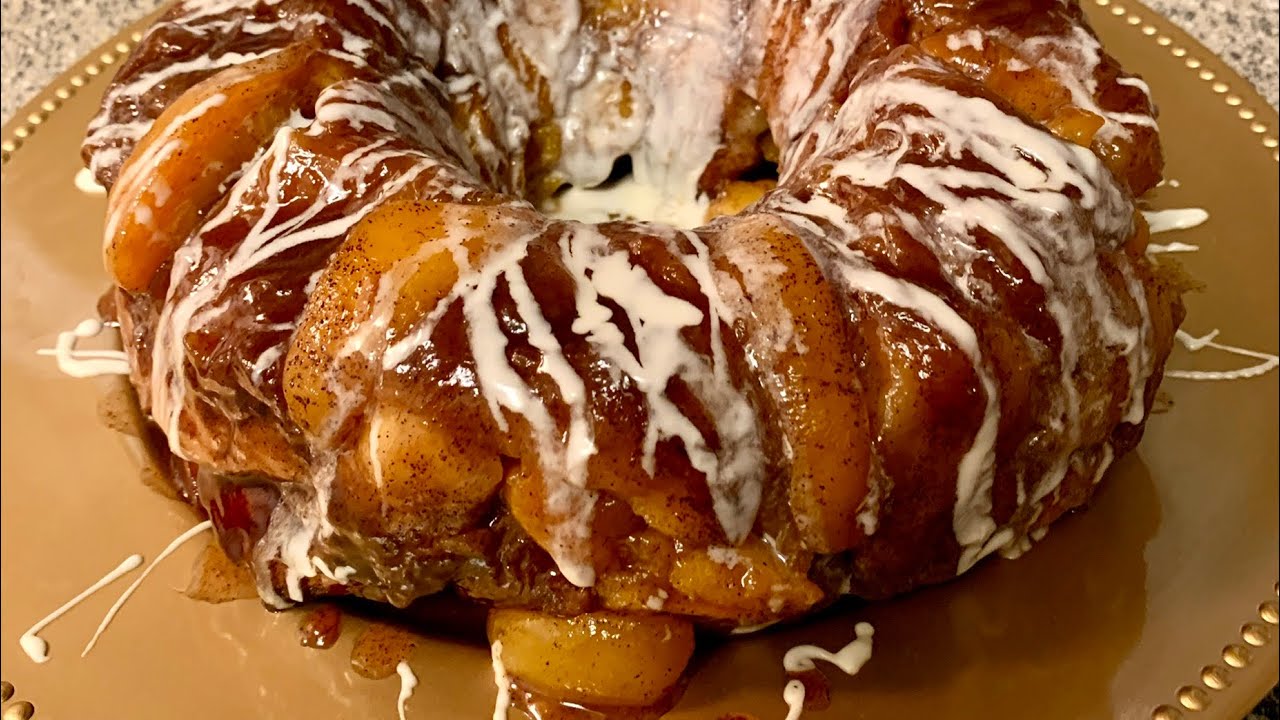 How to make Lyssa’s Peach Cobbler Monkey Bread! - YouTube