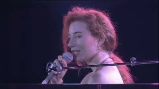 Tori Amos - Me and a Gun - 1992 - interview and live montage