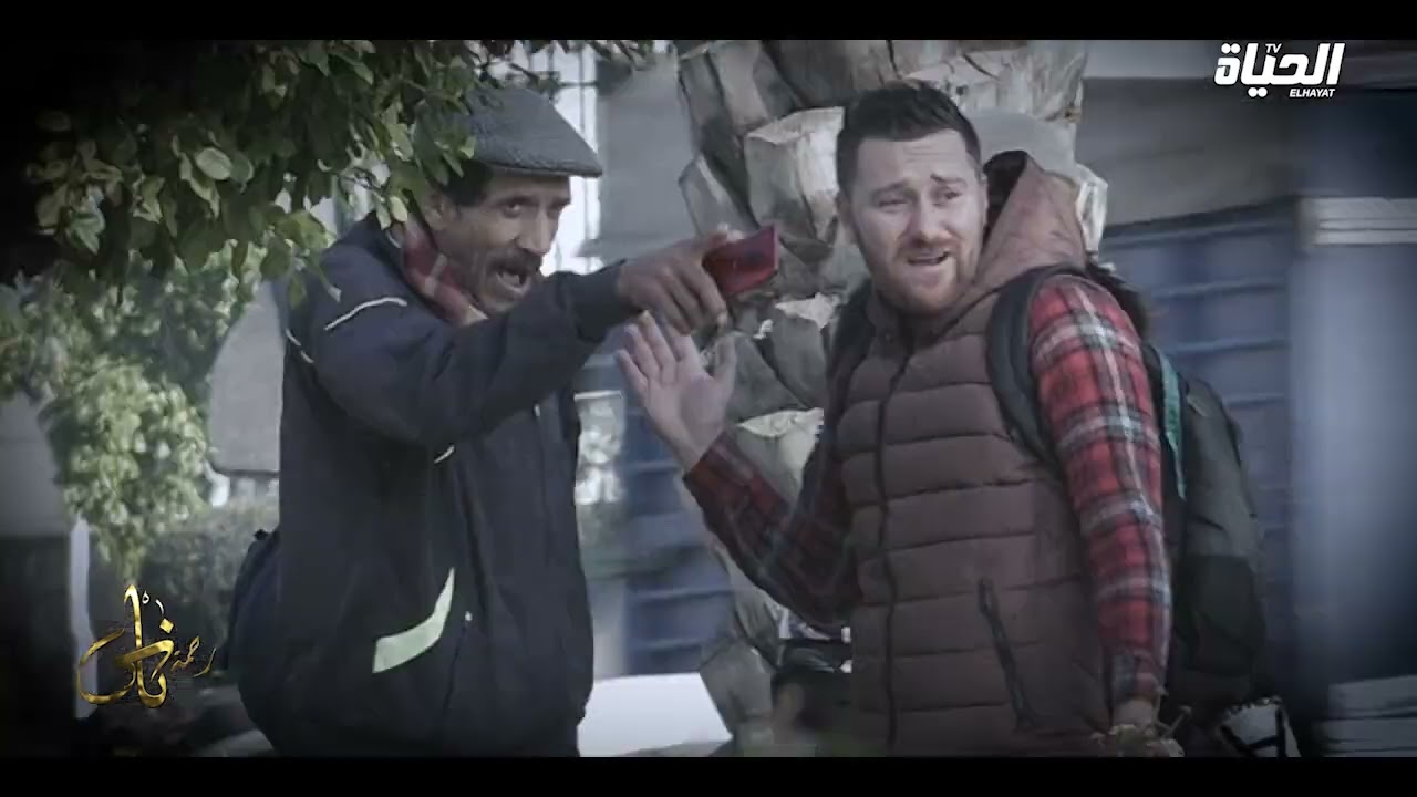 رحمة ناس l  سارق يرفض إرجاع هاتف لصاحبه .. شاهد كيف دافع الناس في الشارع عن الضحية