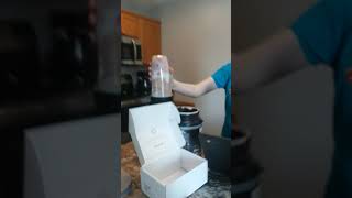 My sister sucking on making a smothie