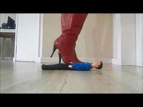 SADOMASOQUISTA Dj Kathy Maravilha #tamaracrush #botas #giantess