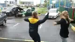 Русские девочки танцуют лезгинку для Кавказцев