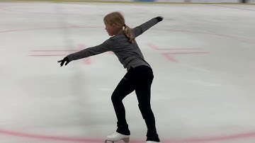 Learn to Skate USA: forward crossovers clockwise Basic 4