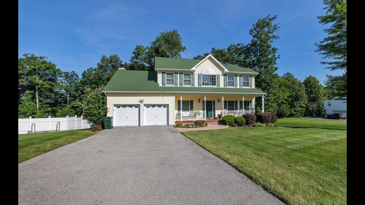 Real Estate Video Tour 22 Old Hemlock Dr New Windsor, NY 12553