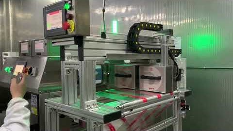 Thermal transfer printing for multi lines with moving bracket