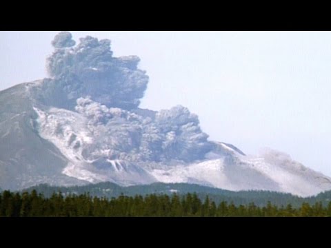 Video: Kaskados Kalnuose Netoli Beikerio Stratovulkano Pasirodė NSO. Alternatyvus Vaizdas