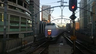 E351系中央ライナー2号(東京到着)