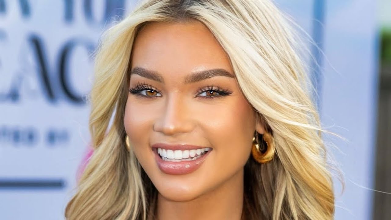 Alexa Collins American Instagram Model Bio & Info YouTube