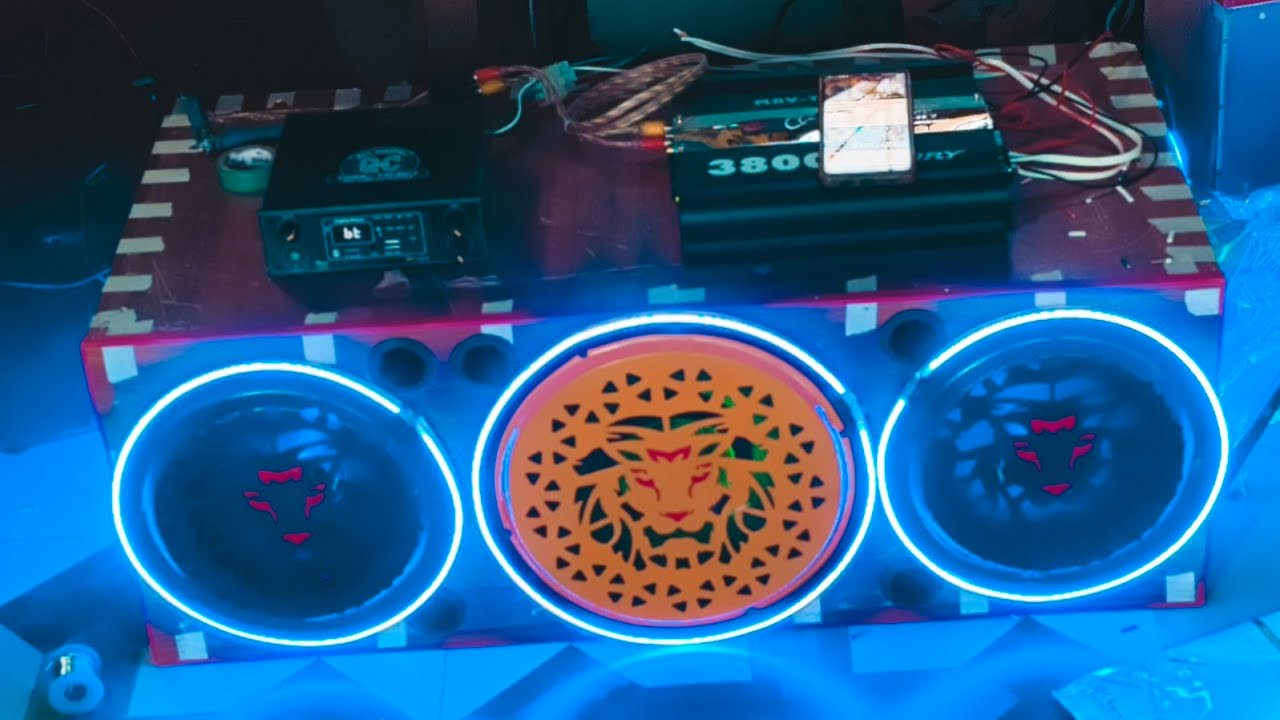 200watt 4 speaker and 400watt 12 inch speaker and amplifier tep sathe conet kaise kare?