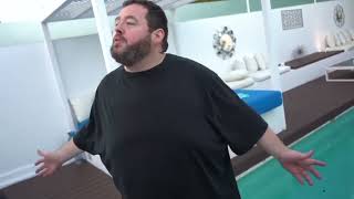 Boogie2988 fall off with a pool splash explosion